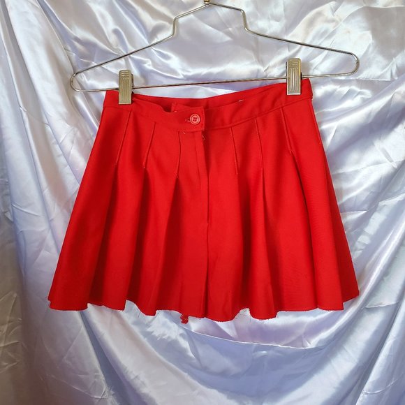 Red Varsity pleaded skirt - Picture 2 of 7